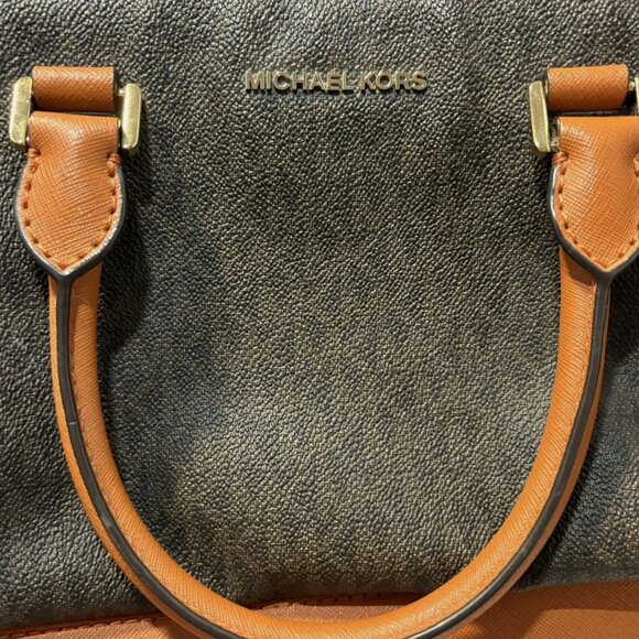 Michael Kors Savannah Large Shoulder Bag - Picture 2 of 16